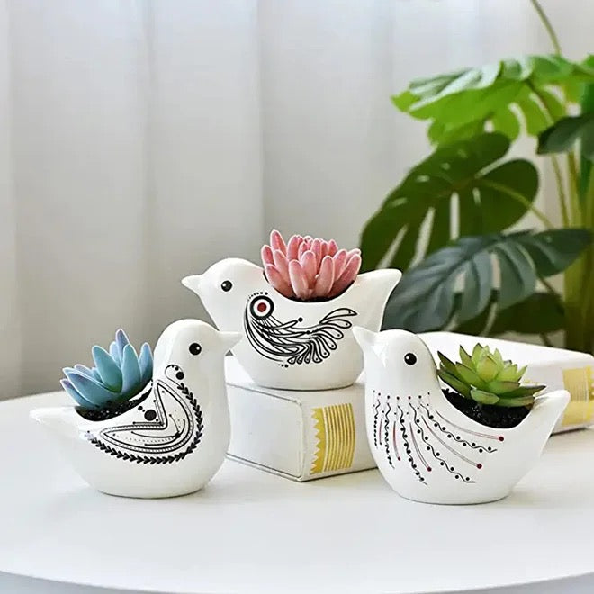 PLANTBIRDS – Blumentopf für Innenbereiche, Keramik, Weiß mit Tribal-Mustern, Ø 10 cm, Vogelform mit Drainageloch